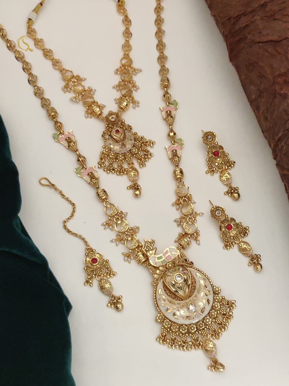 Royal Antique Gold-Plated Bridal Necklace Set with Earrings