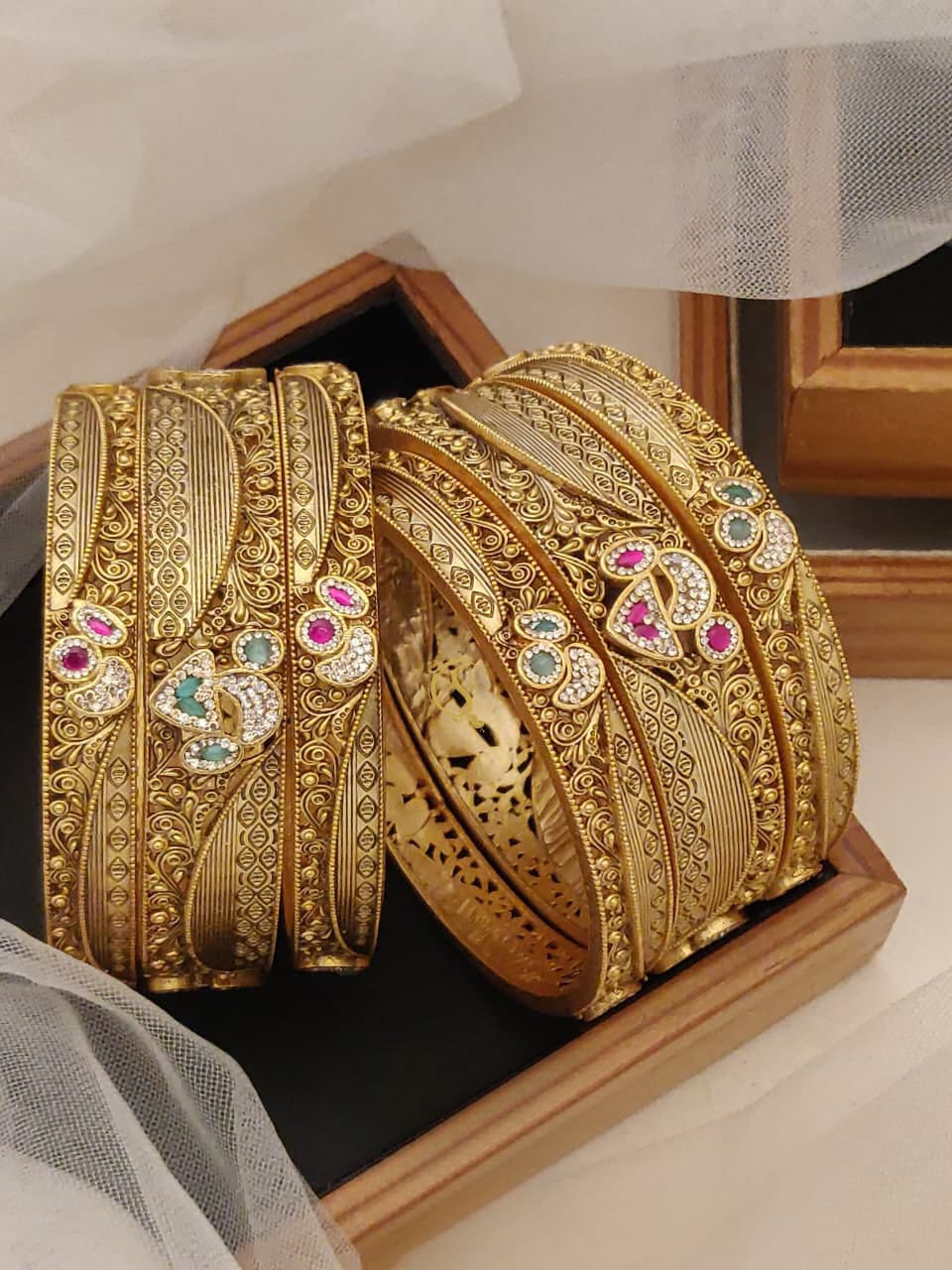 Royal Antique Gold Kundan Stone Bangles Set – Bridal & Festive Wear